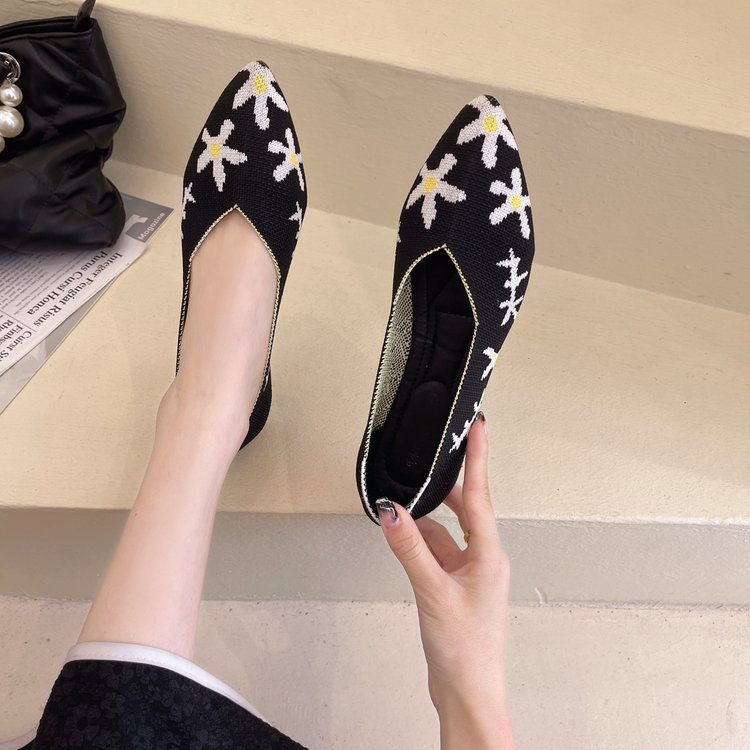 [J.Blink] Black Knitted Breathable, Soft and Comfortable Ballerina Flats with flowers design  (Item Code: J057)